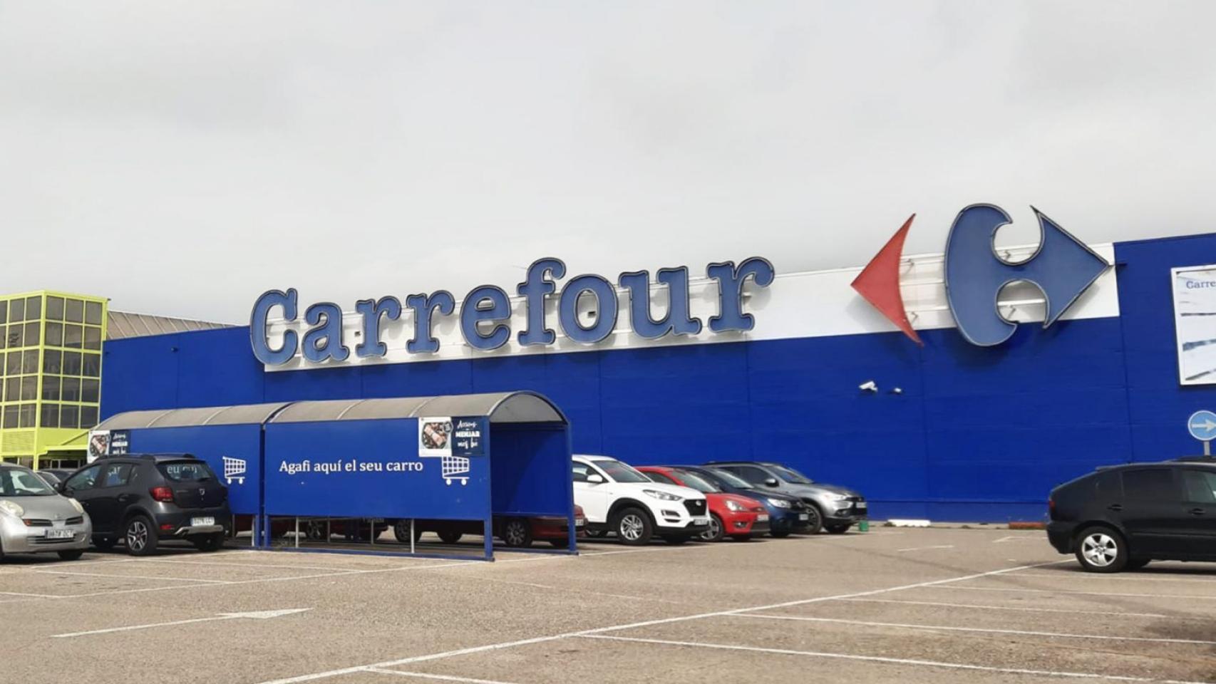 Fachada de un Carrefour