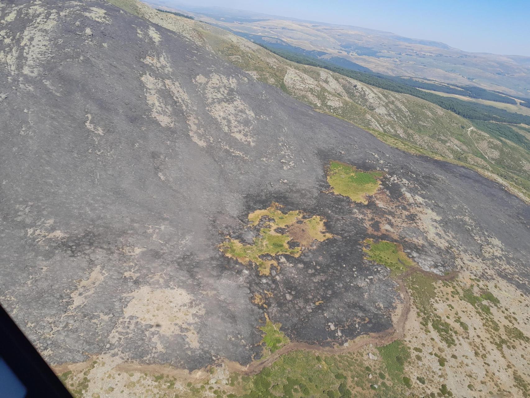 Imagen de parte del territorio afectado por el incendio de San Esteban del Valle, en Ávila.