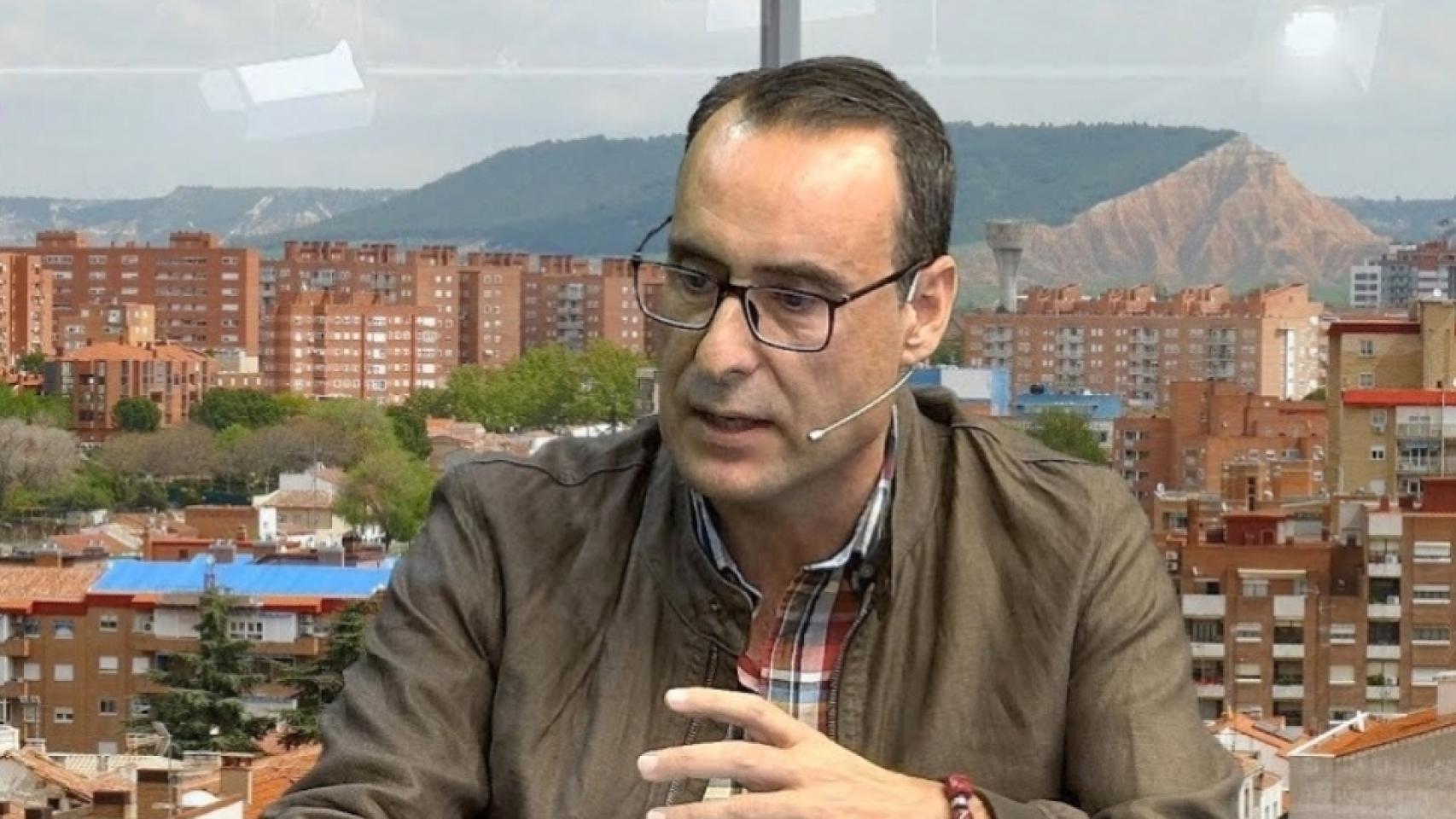 Antonio de Miguel Antón, autor del artículo.