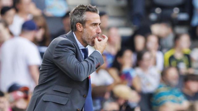 Jorge Vilda pega un silbido.