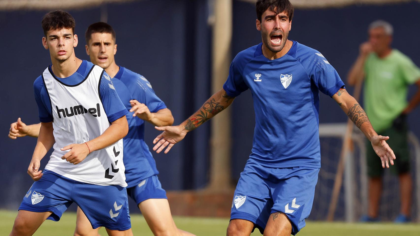 Andrés Caro, Unai Bustinza y Alberto Escassi, jugadores del Málaga CF
