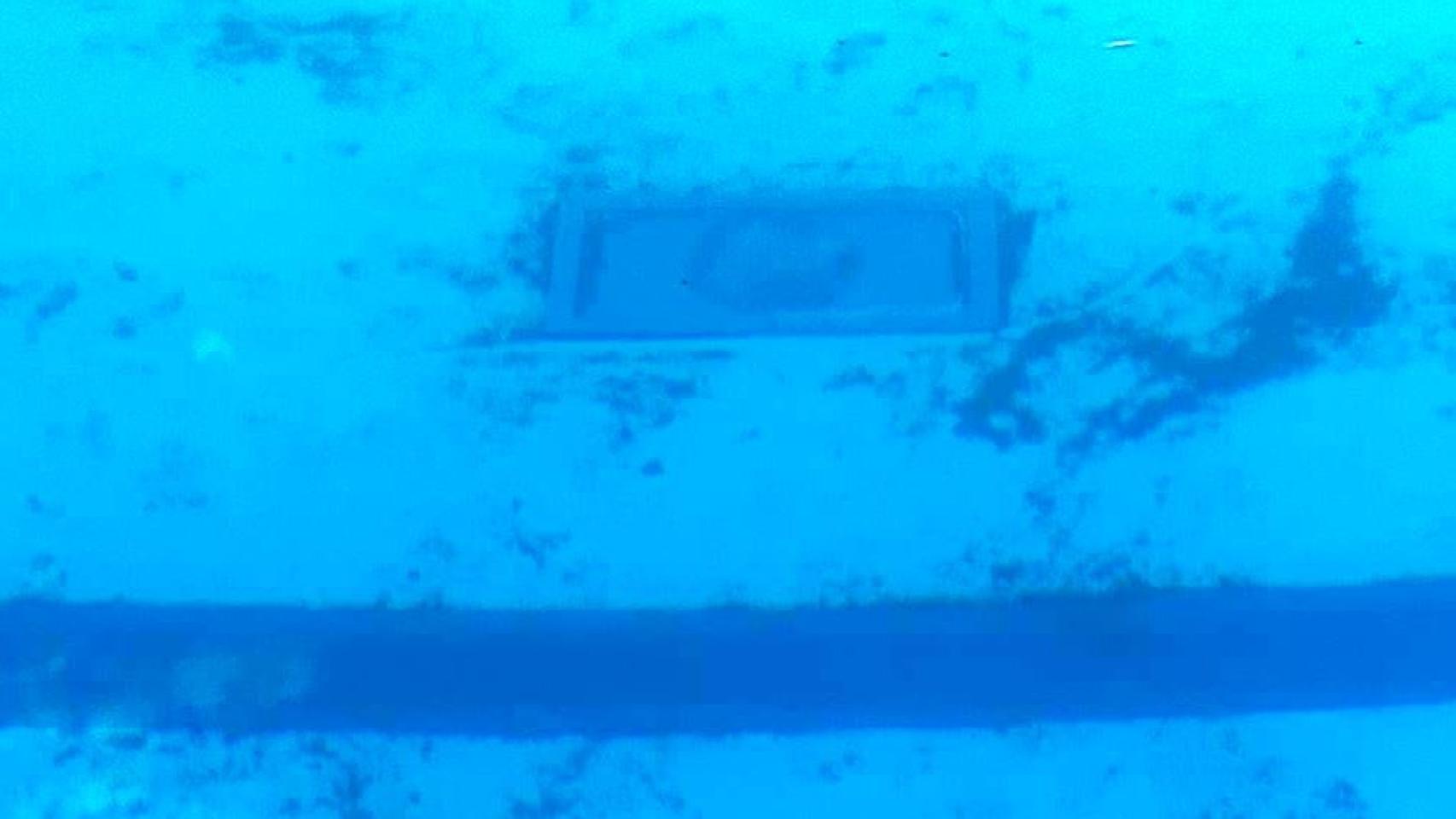 Estado del fondo de la piscina de Miguelturra. Foto: Miciudadreal.es