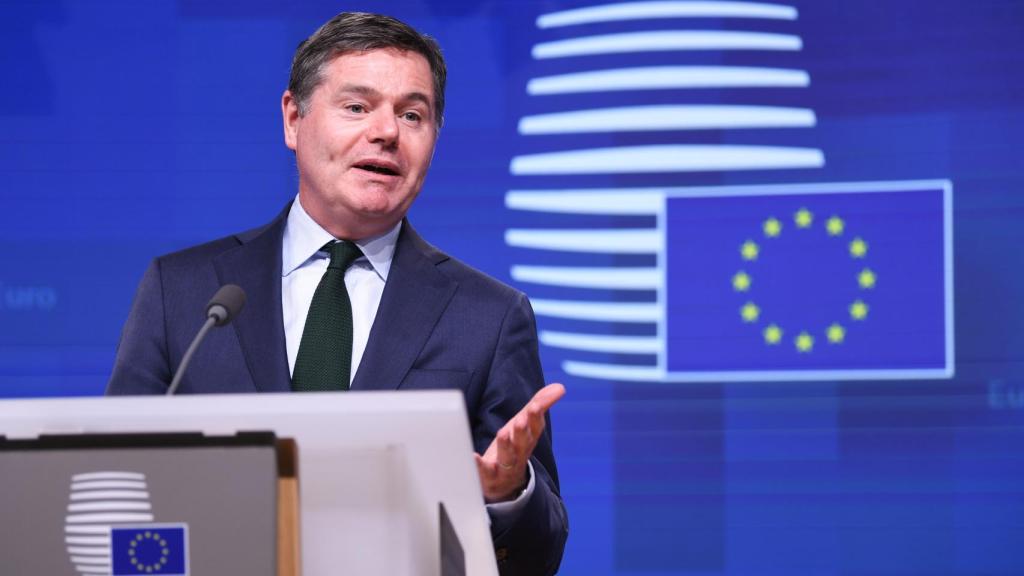 El presidente del Eurogrupo, Paschal Donohoe, durante la rueda de prensa de este lunes