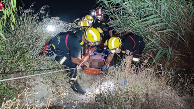 El herido de 34 años fue recogido en Finestrat y trasladado al hospital de la Marina Baixa.