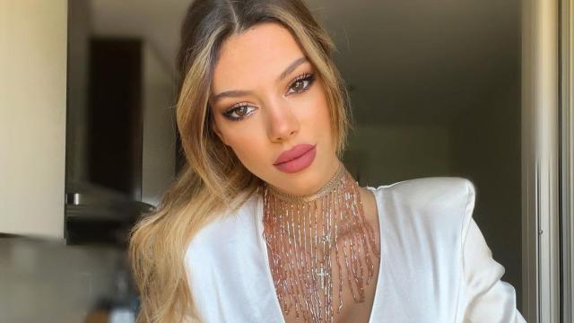 Alejandra Rubio presume de su nuevo collar.