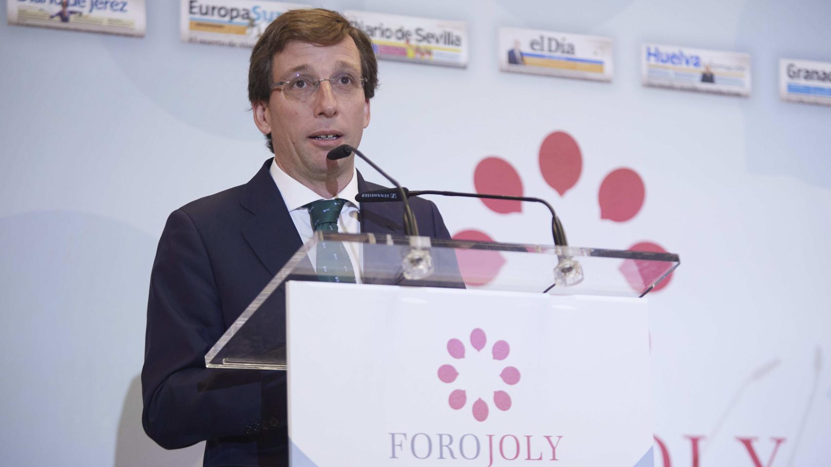 El Alcalde de Madrid, José Luis Martínez Almeida, este martes en Sevilla.