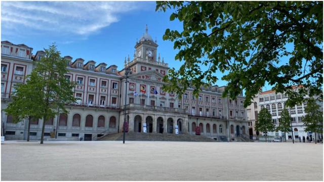 Imagen del edificio del ayuntamiento ferrolano.