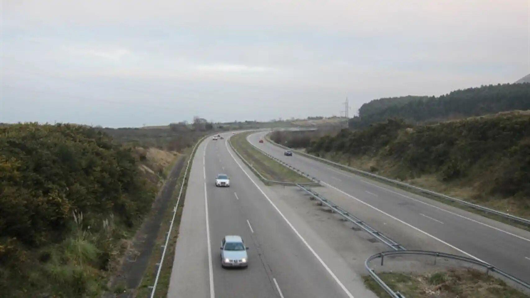 Coches en la autovía A-3.