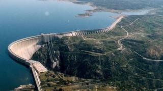 Embalse de Almendra, que abastece a la Central de Villarino, a 15 kilómetros