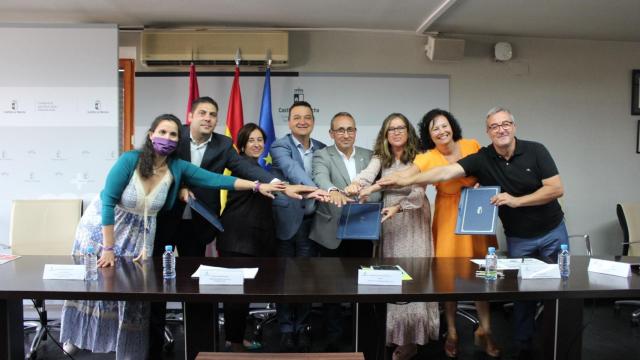 Firman un acuerdo para promover planes de igualdad en cooperativas con menos de 50 trabajadores