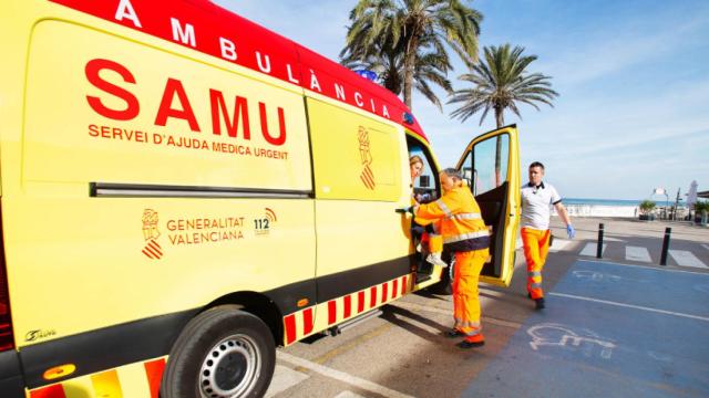 Una unidad SAMU en la playa.
