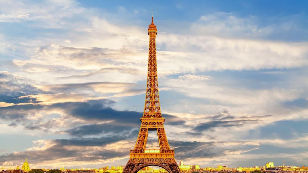Por qué la Torre Eiffel crece cada verano.