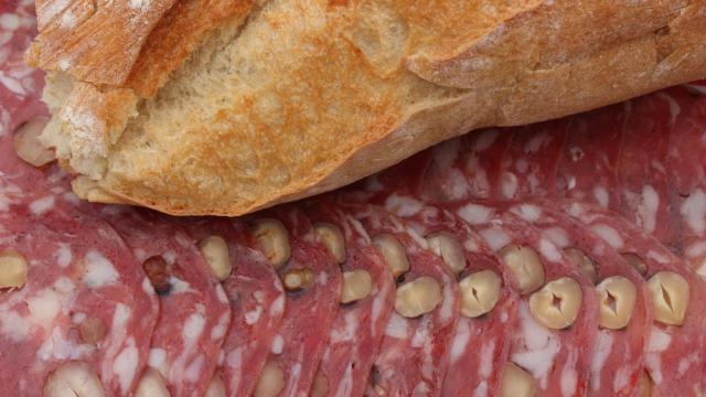 Un bocata con salchichón.