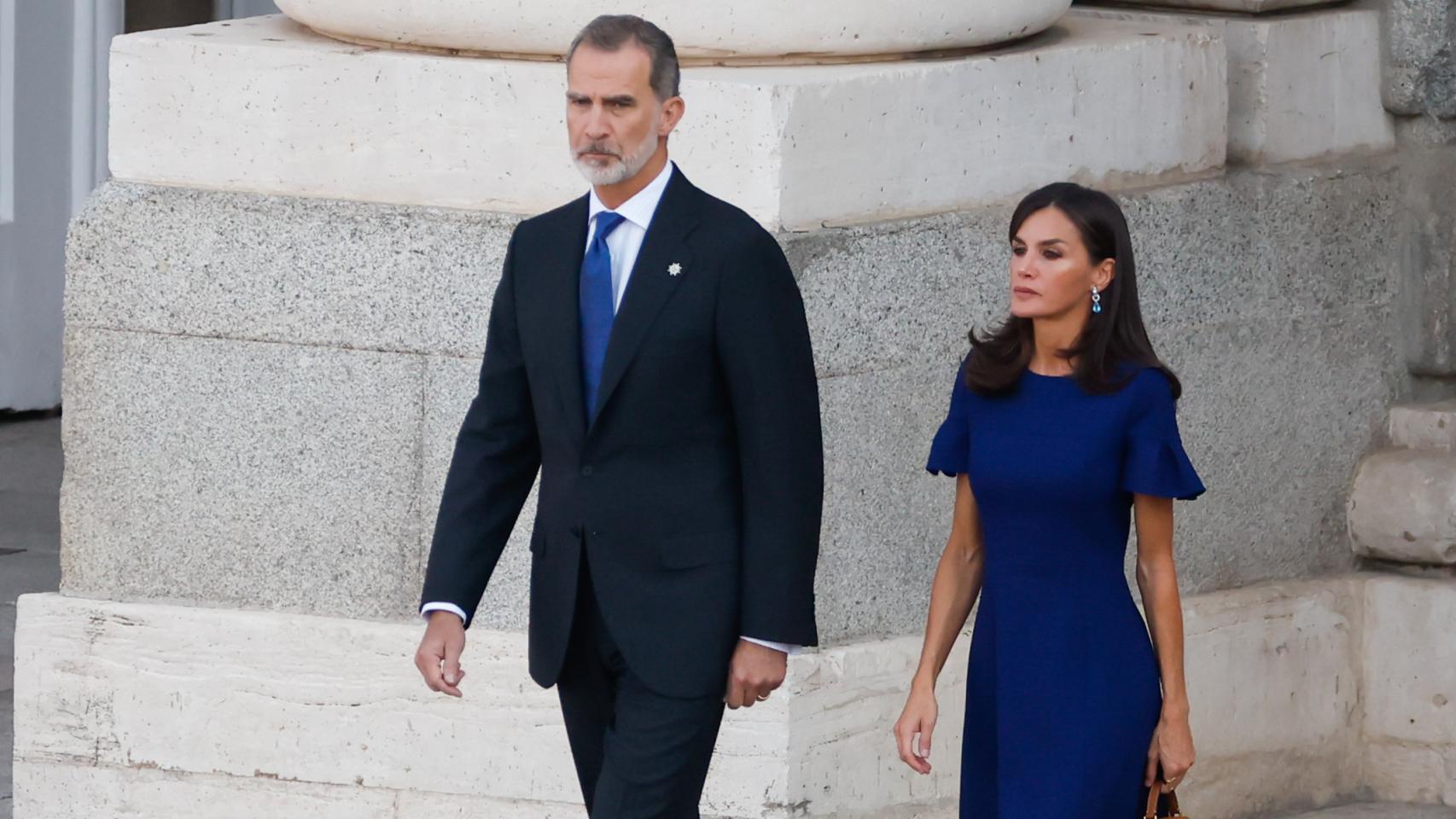 Los reyes Felipe VI y Letizia, este viernes en el homenaje a las víctimas de Covid y a los sanitarios.