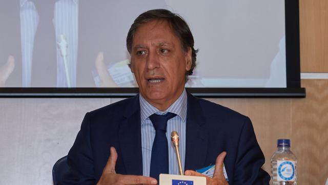 El alcalde de Salamanca, Carlos García Carbayo, durante su intervención en el acto.