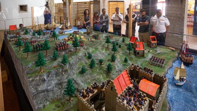 Imagen de la representación con figuras de Playmobil