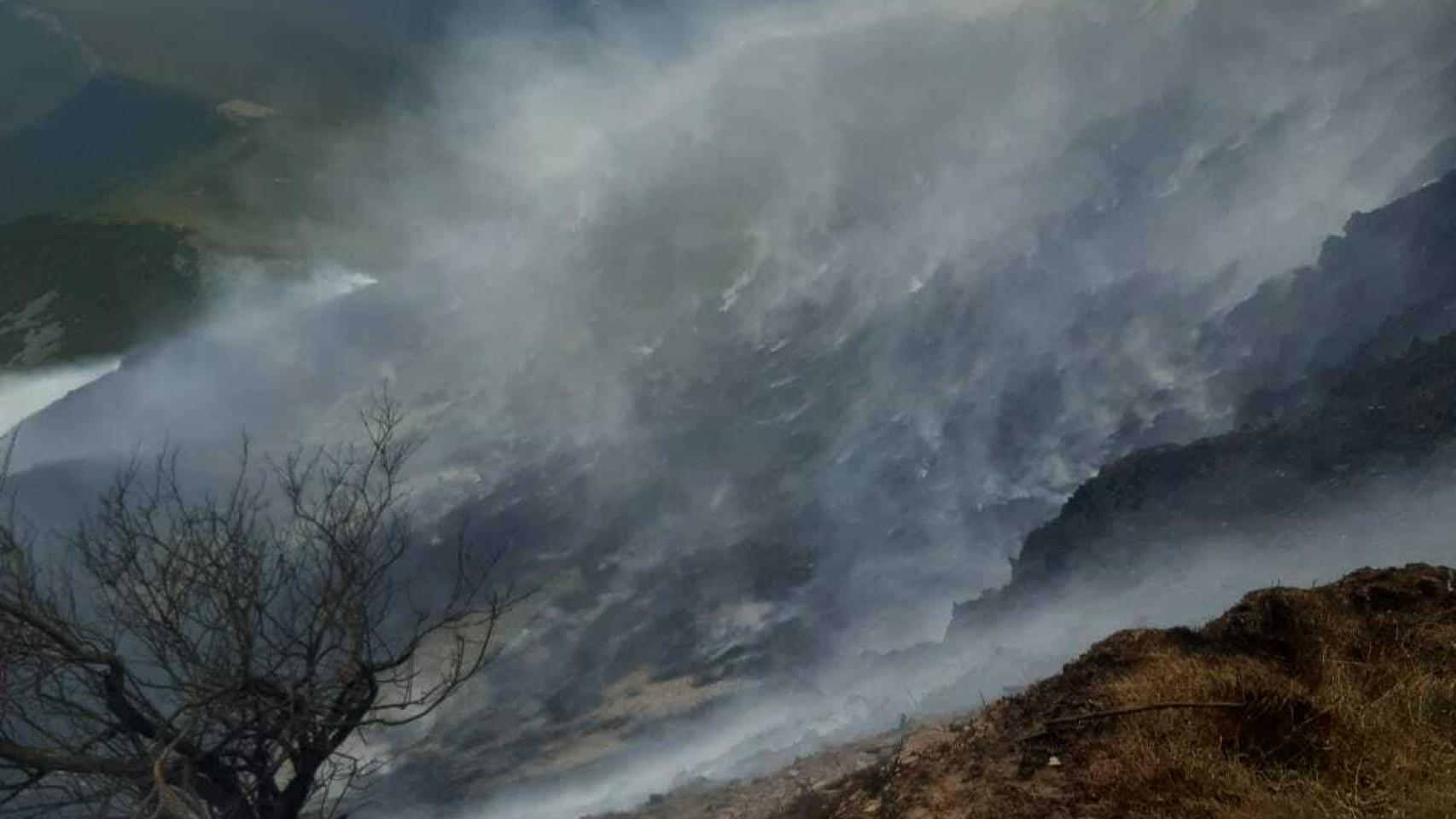 Incendio en Montes de Valdueza (León)