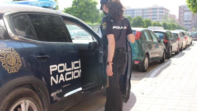 Foto de archivo de una policía nacional.