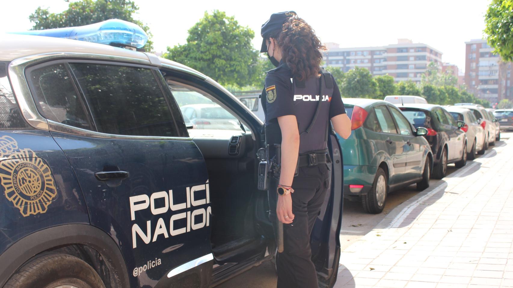 Foto de archivo de una policía nacional.