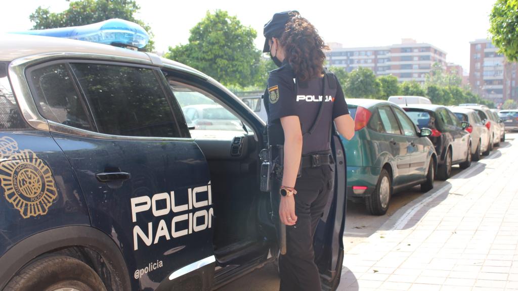 Foto de archivo de una policía nacional.