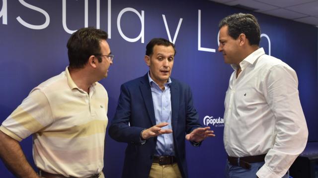 De izquierda a derecha Roberto Díez, Conrado Íscar y Raúl de la Hoz