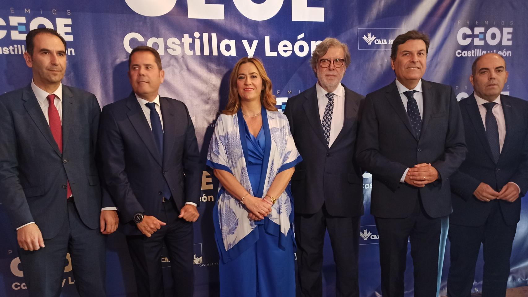 De izquierda a derecha: Mario Simón, alcalde de Palencia; Gerardo Cuerva, presidente de Cepyme; Virginia Barcones, delegada del Gobierno; Santiago Aparicio, presidente de CEOE CyL; Carlos Fernández Carriedo, consejero de Economía y Hacienda, y Lorenzo Amor, presidente de ATA nacional