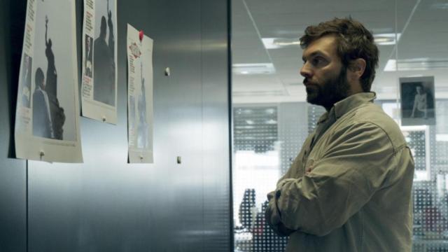 Thierry de Peretti en un fotograma de 'Un escándalo de estado'