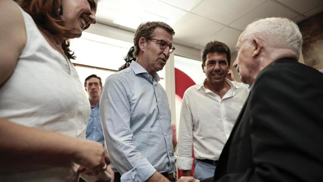 Alberto Núñez Feijóo este jueves junto a Carlos Mazón, en la inauguración de la nueva sede del PP en Valencia.