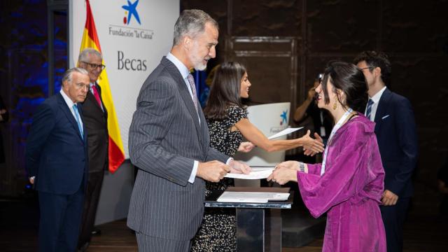 Ceremonia de entrega de las becas con la presencia del Rey Felipe VI.