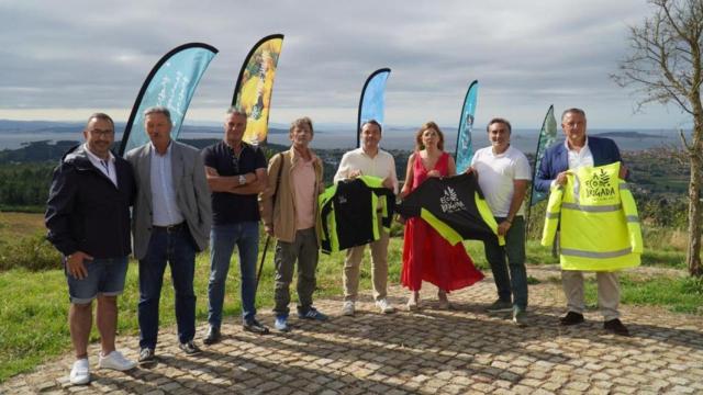 Reunión de Amicos y Cobre San Rafael en el mirador de Pedra da Rá