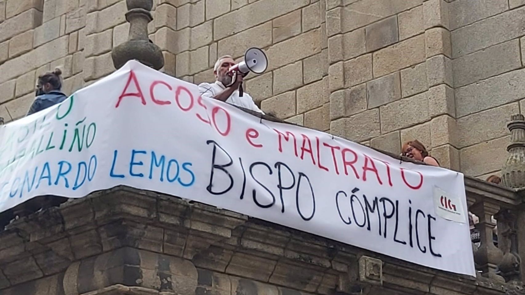 Protesta de la CIG en la Catedral de Ourense.