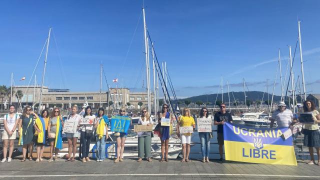Miembros de la Asociación de Ucranianos en Galicia-Girasol en una protesta en 2022