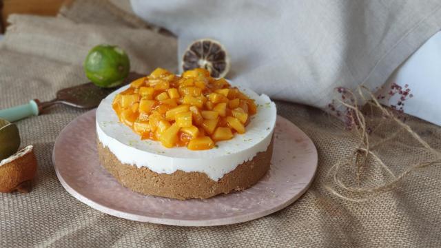 Tarta de queso y melocotón sin horno, un postre en vídeo  ideal para el verano