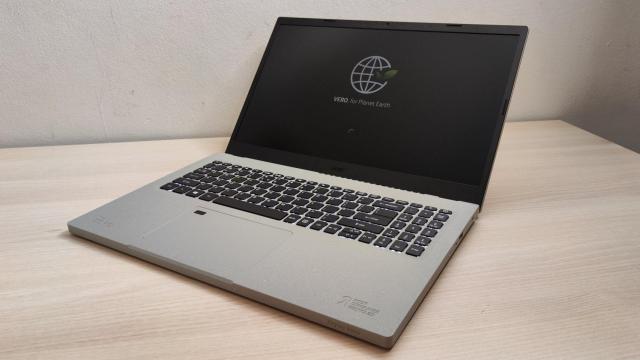 He probado un portátil con partes recicladas y creo que puede ser el futuro de la electrónica