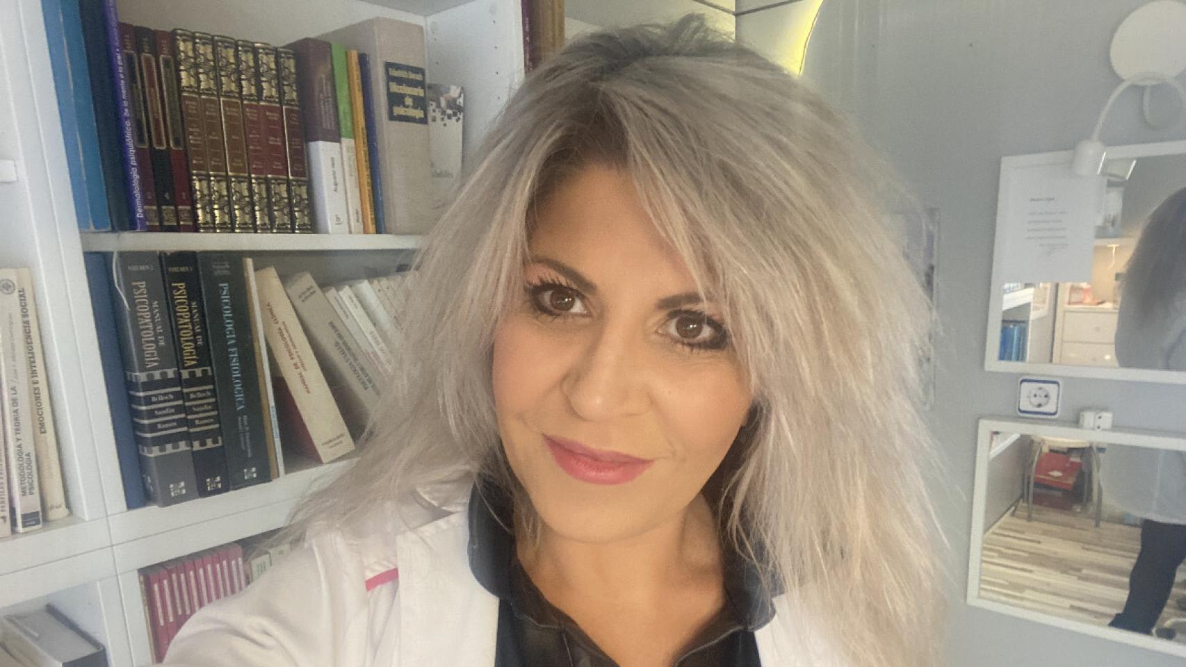 Ana M. Ángel Esteban.