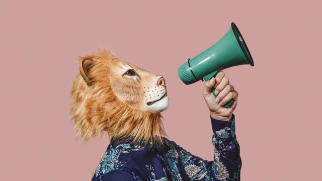 Imagen de archivo de una persona disfrazada de animal, un mundo en el que existe mucha más diversidad de la que creemos.