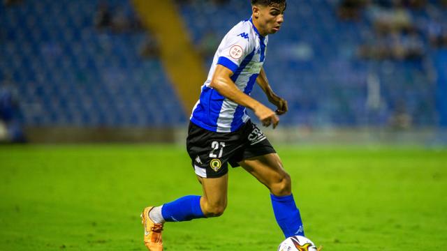 Nico Espinosa, en la imagen, renueva en el Hércules.