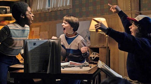 Los protagonistas de 'Stranger Things' durante una partida de 'Dragones y mazmorras'