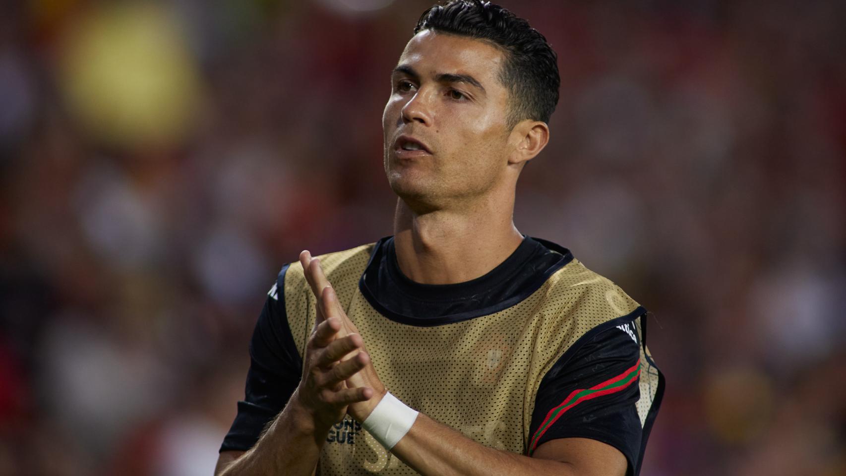 Cristiano Ronaldo durante un calentamiento con Portugal