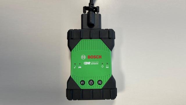 Con este dispositivo de Bosch se pueden extraer del sistema EDR (Event Data Recorder) los datos registrados de cada evento (accidente).