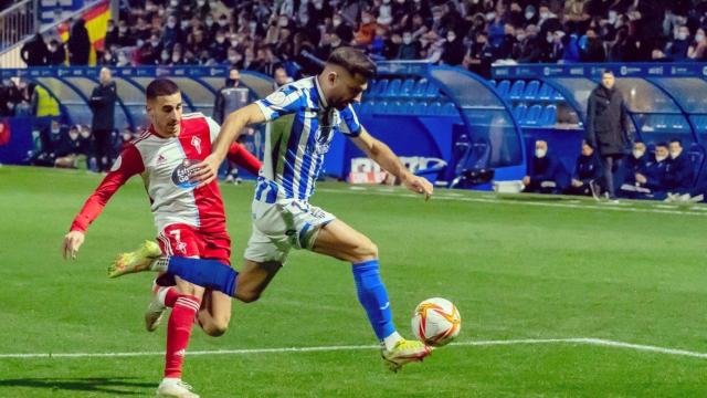 Luca Ferrone disputando un partido con el Atlético Baleares en la pasada temporada