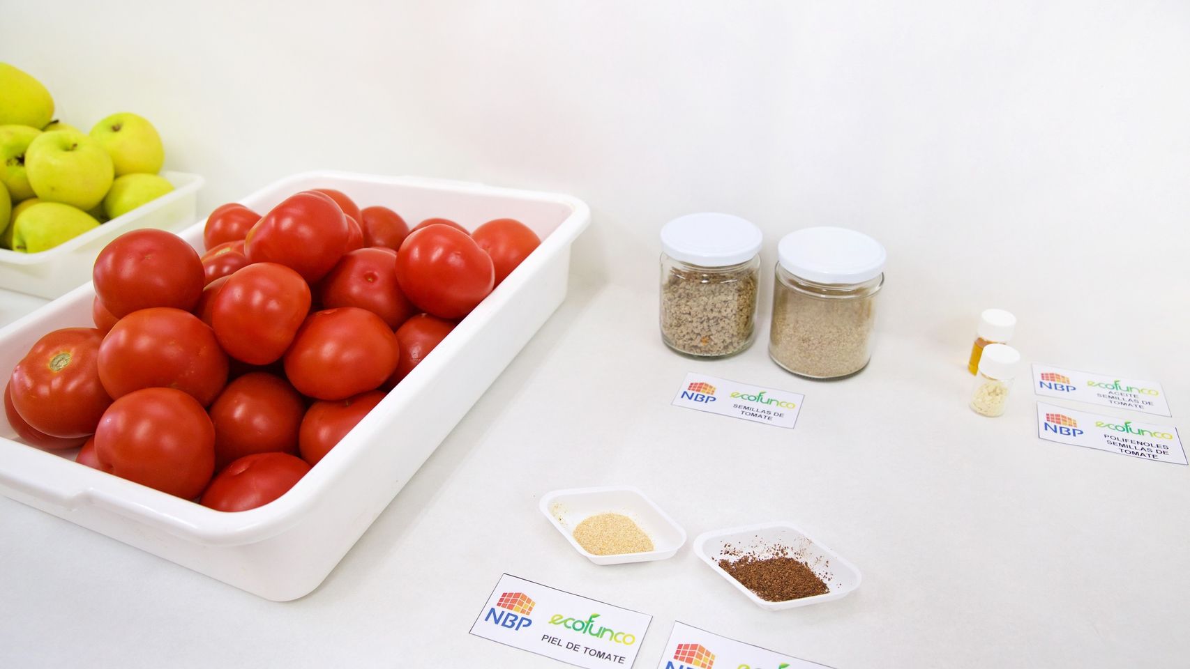 Productos y envases fabricados a partir de deshechos agrícolas.