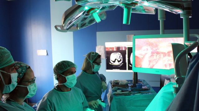 Una operación quirúrgica en el Hospital General de Valencia.
