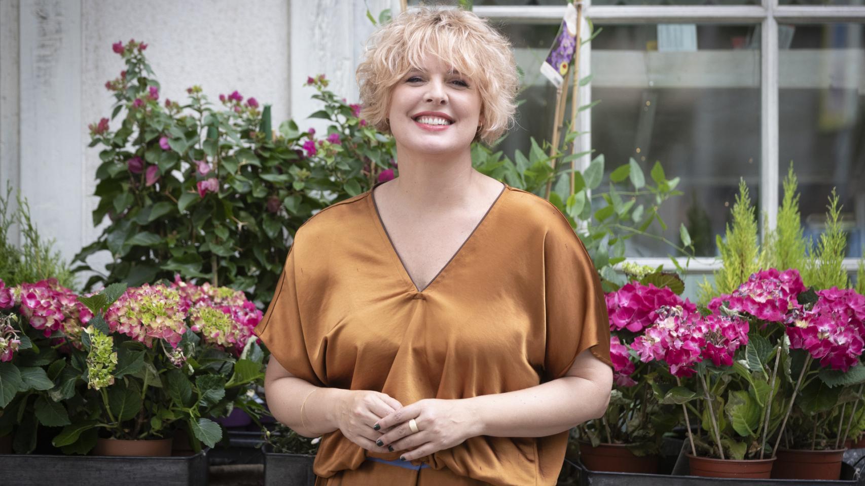 Imágenes del día: Tania Llasera saca del baúl de los recuerdos una foto suya de hace 40 años