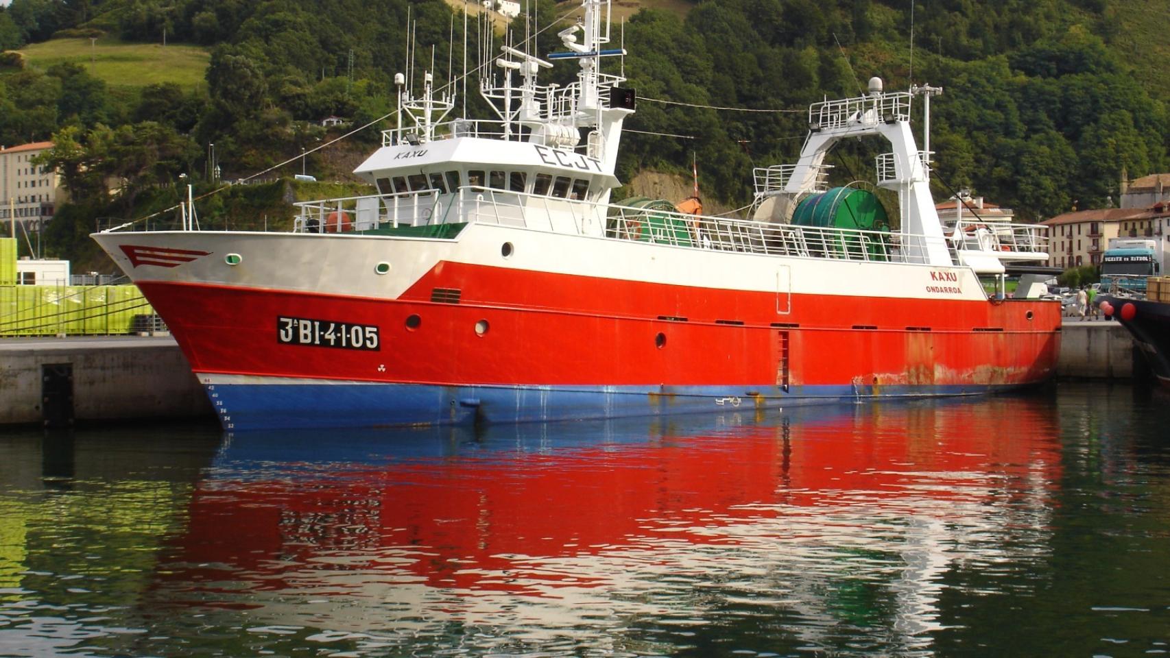 Barco arrastrero español.