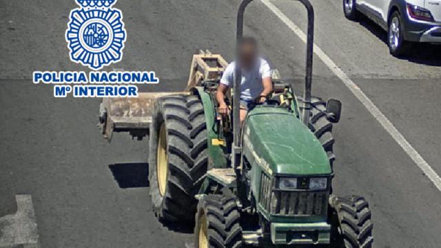 Momento en el que se robó el tractor.