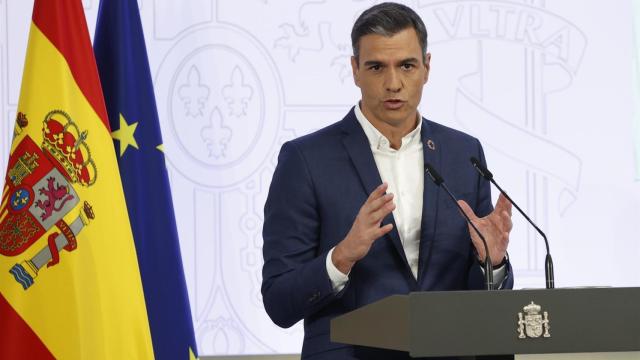 Pedro Sánchez, presidente del Gobierno, durante la rueda de prensa ofrecida este viernes.