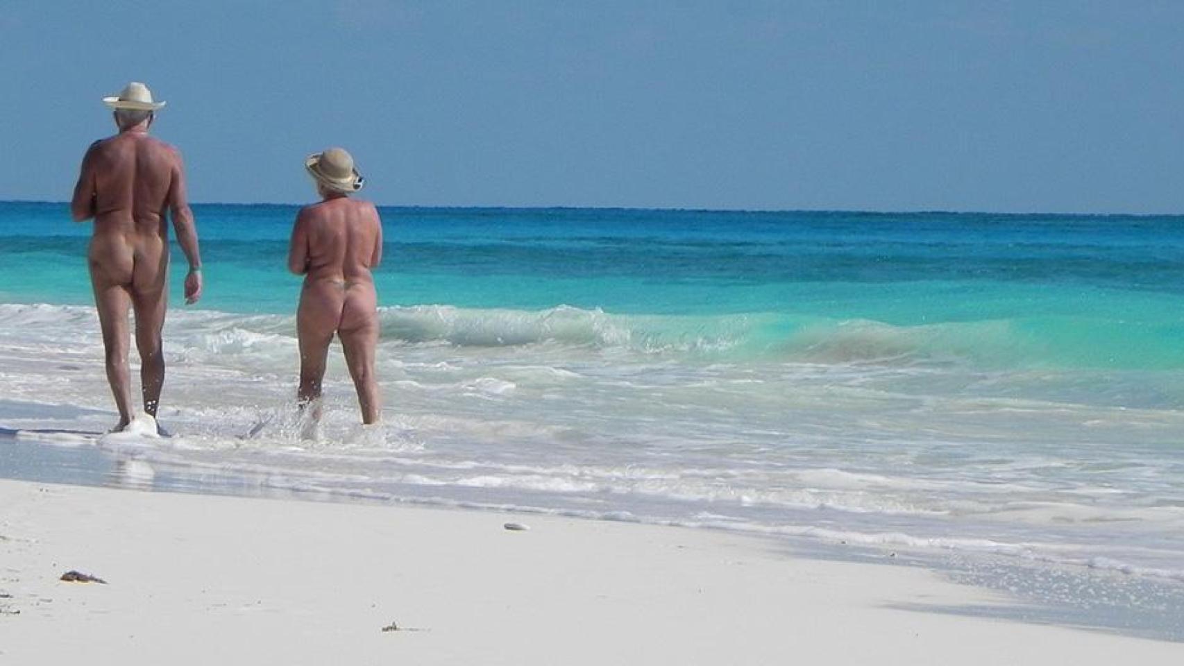 Una playa nudista.