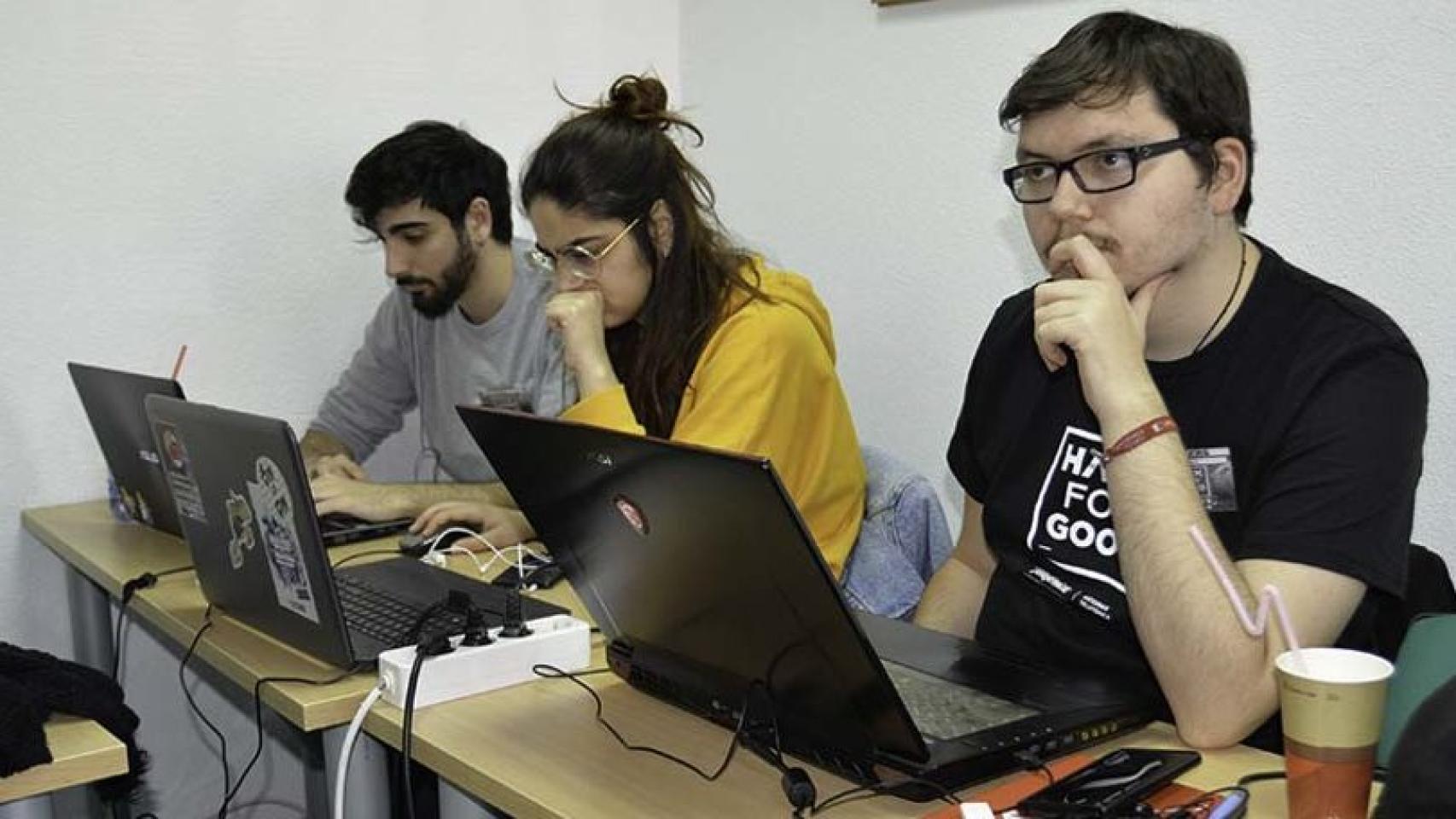 Imagen de archivo de alumnos de Informática.