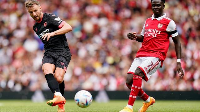 Ivan Rakitic durante un Arsenal - Sevilla en la Emirates Cup